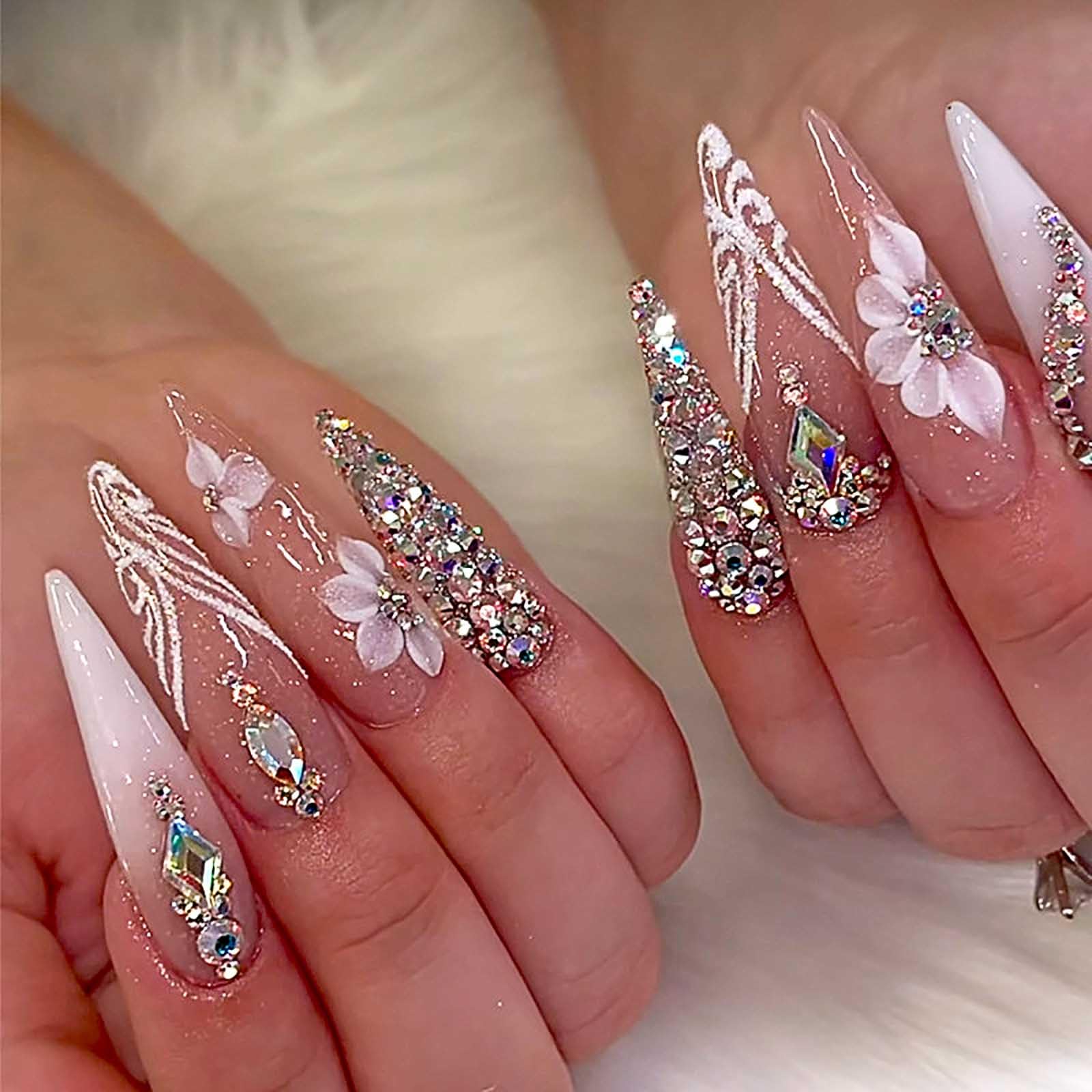 BlinkzAlmond Press-on Nail Set with Rhinestones